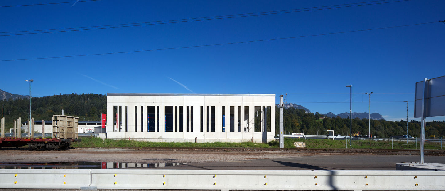 Verladeterminal ÖBB ROLA | Wörgl | ROECK Architekten Innsbruck | Architekt ÖBB | Architektur ÖBB | Österreichische Bundesbahnen | Architekt Infrastruktur | Rail Cargo Architekt | Wörgl | Innsbruck | Beton | Sichtbeton