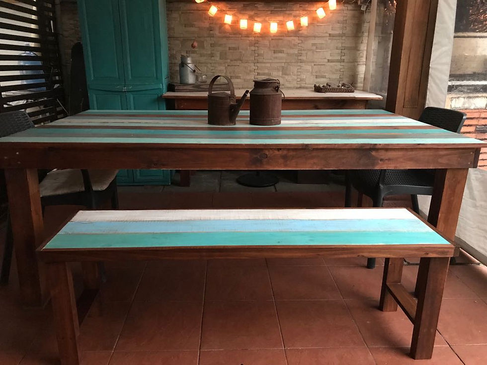 Miniatura: Mesas de Comedor y Bancas de Madera