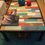 Miniatura: Mesa de centro cubierta en patchwork colores