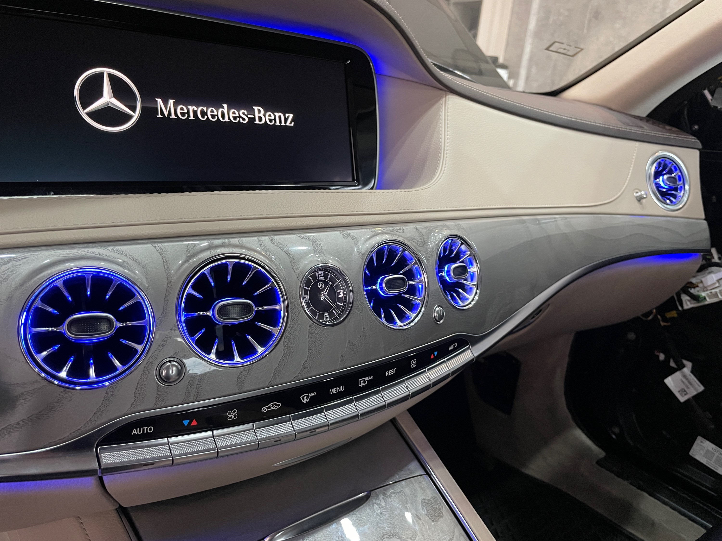 Benz W222 發光渦輪出風口