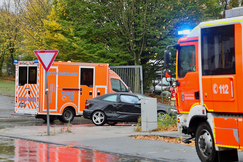 (SG) Verkehrschaos nach Kreuzungscrash