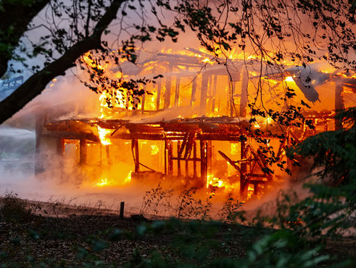 (SG) Flammeninferno im historischen Märchenwald
