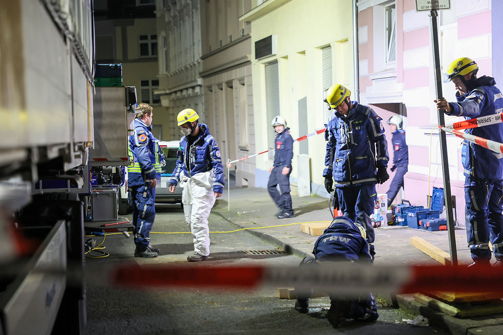 (W) Einsturzgefahr in Mehrfamilienhaus
