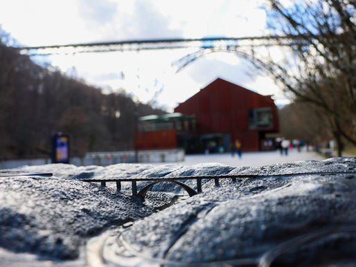 (SG) Familienausflug auf der Müngster Brücke - Großeinsatz von Feuerwehr und Polizei