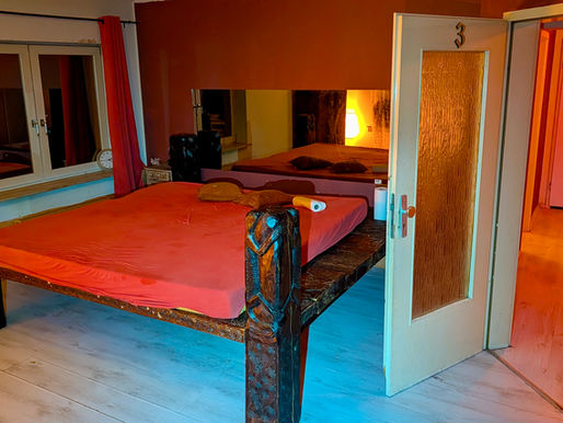 Großkontrolle in Bordellen, Nagel- und Massagestudios