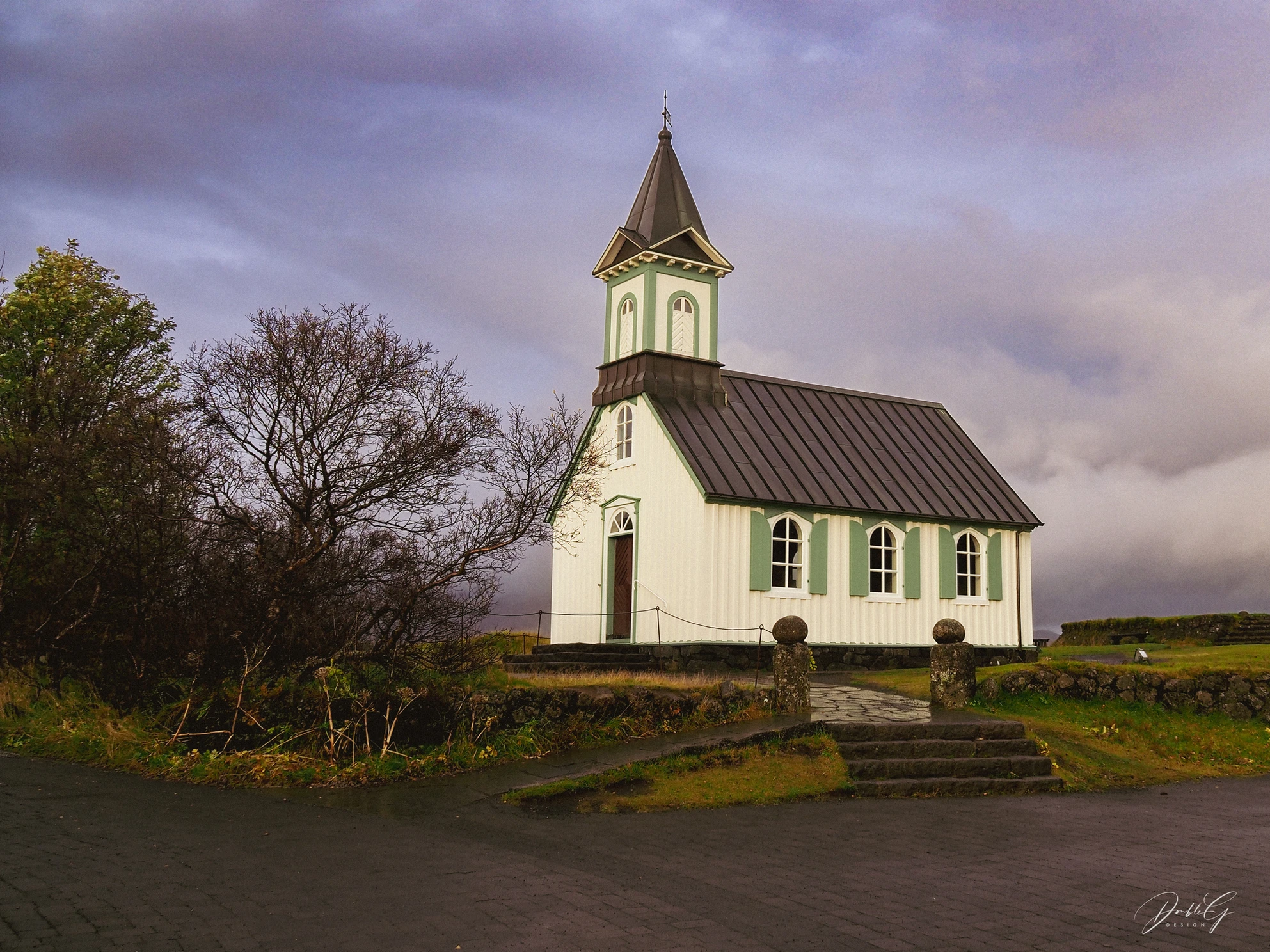 Drekkingarhylur waterfall, our first for Iceland.