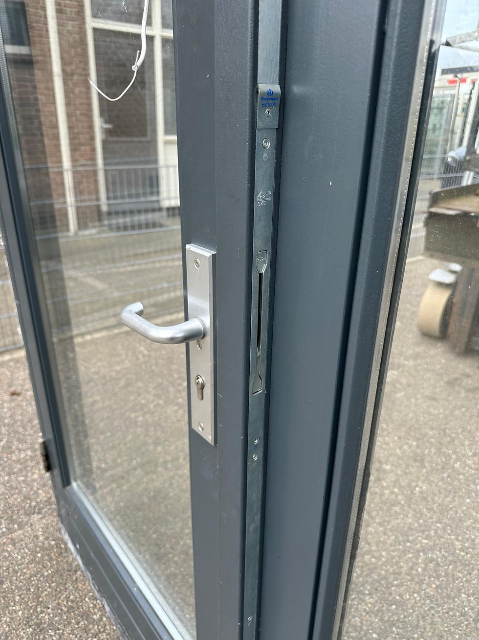 Thumbnail: Dubbele deuren | 199x253