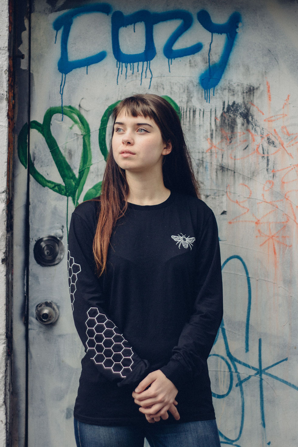 Thumbnail: Bee Long Sleeve Cotton T