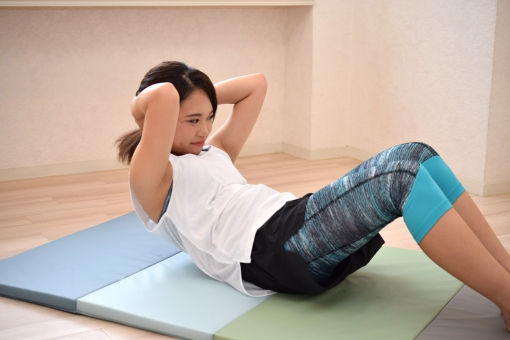 正しく筋トレしないと猫背を悪化させてしまう可能性も