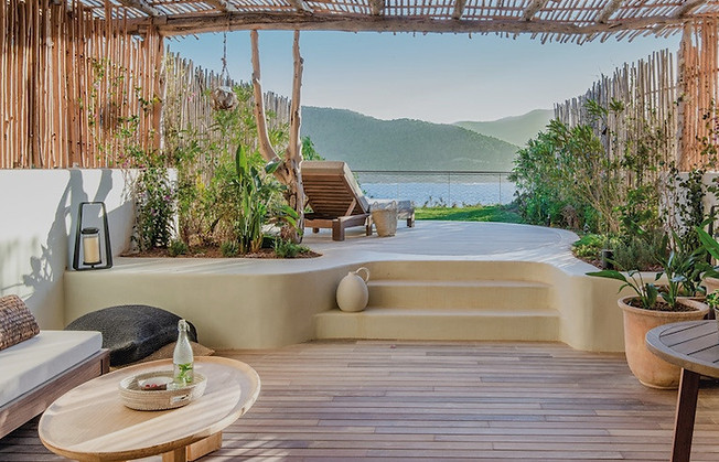 Terrace_with_private_sundeck_and_sea_vie