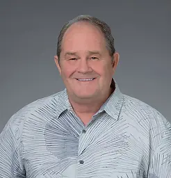lee-collins-headshot.webp