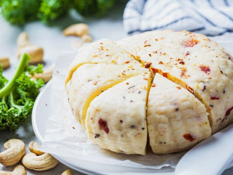 Vegán sajt alternatívák: A tejmentes finomságok világa