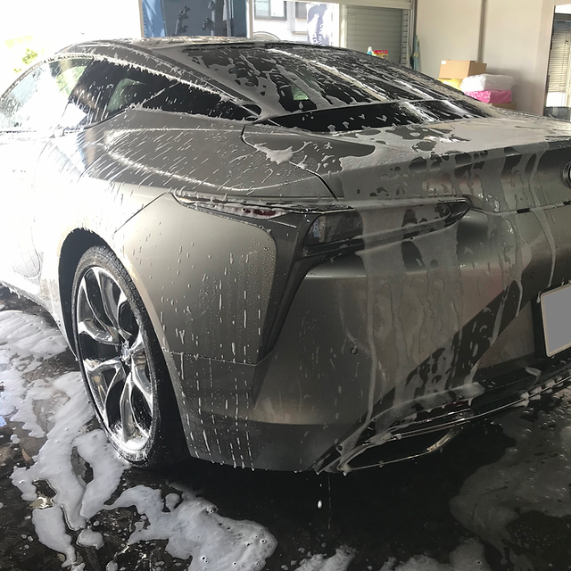カーコーティングや洗車はHQ神戸にお任せください。新車のような輝きを カーコーティングや洗車はHQ神戸にお任せください。新車のような輝きを