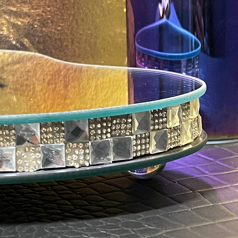 Thumbnail: Medium Chequered Silver Mirror Heart Candle Plate With Feet