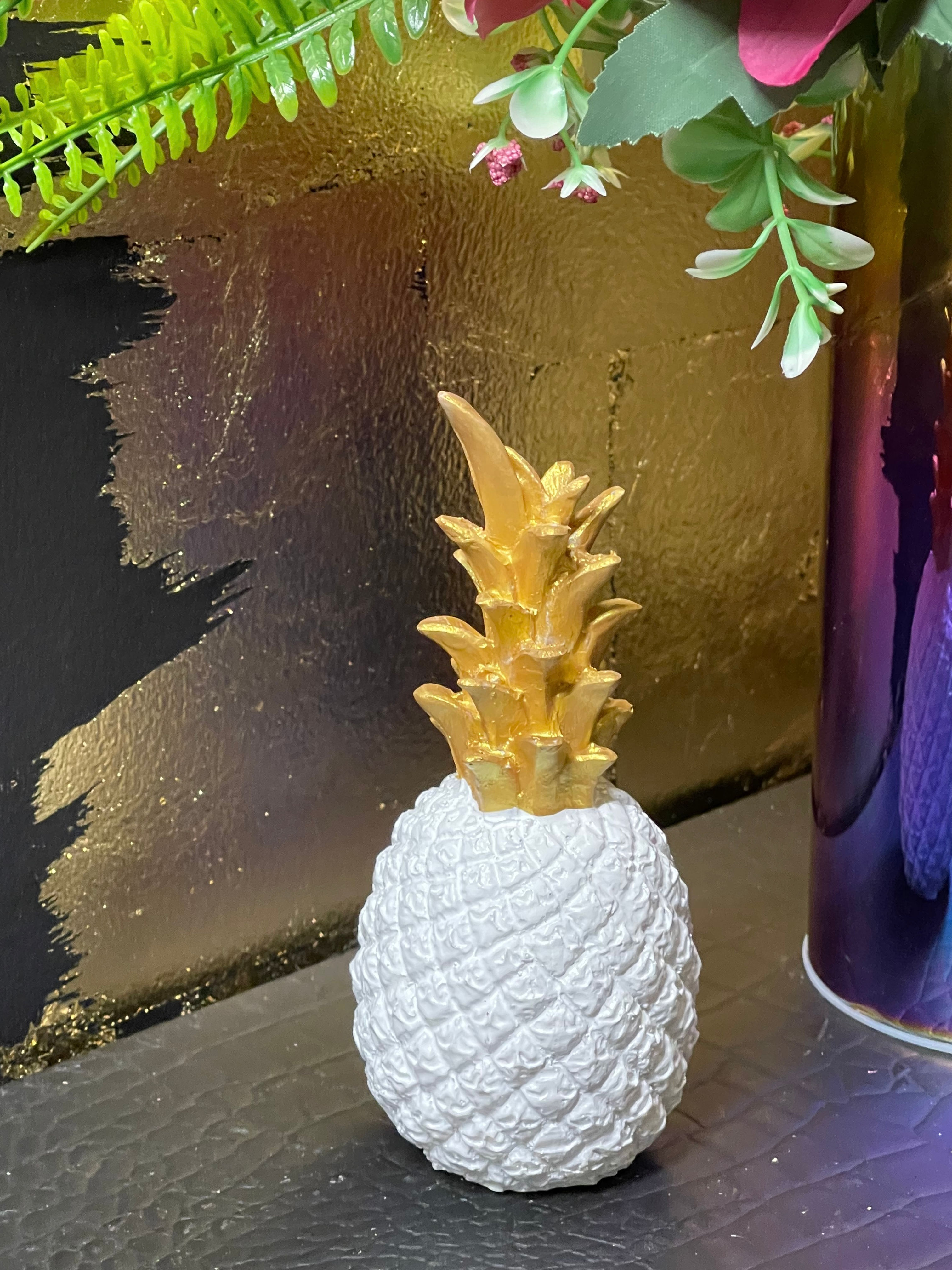 White and Gold Pineapple Ornament 15cm