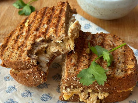 Pulled chicken teriyaki tosti 