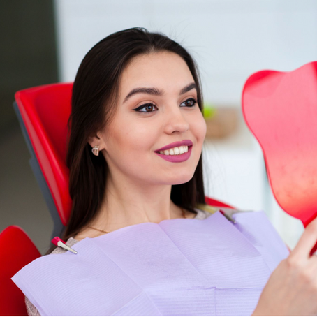 How Cosmetic Dentistry Addresses Worn or Aged Teeth