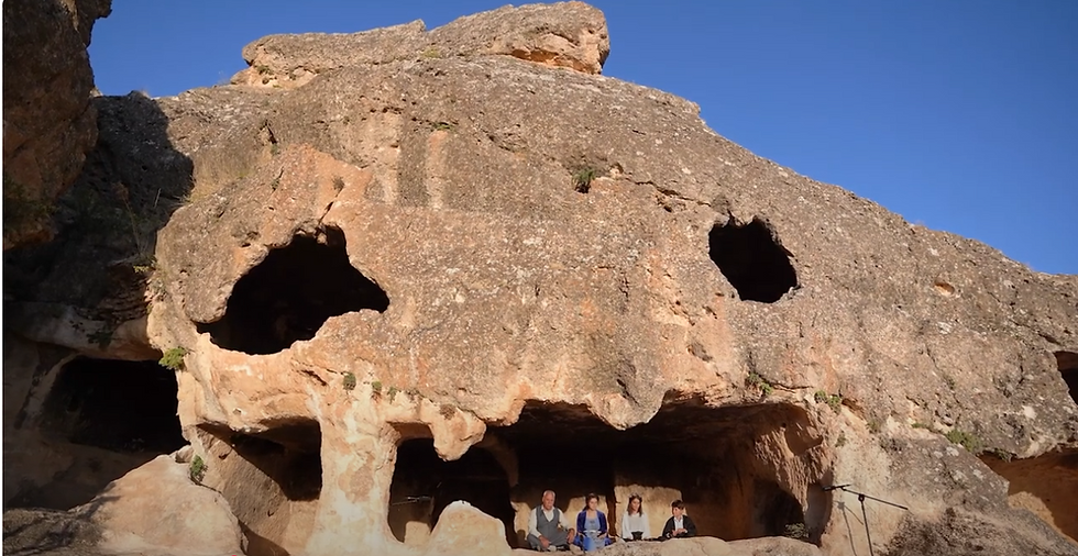 Ez Bûm, Ez Çûm, Ez Hatim Dengbêjin Sesiyle Medeniyetin Doğuşuna Yolculuk