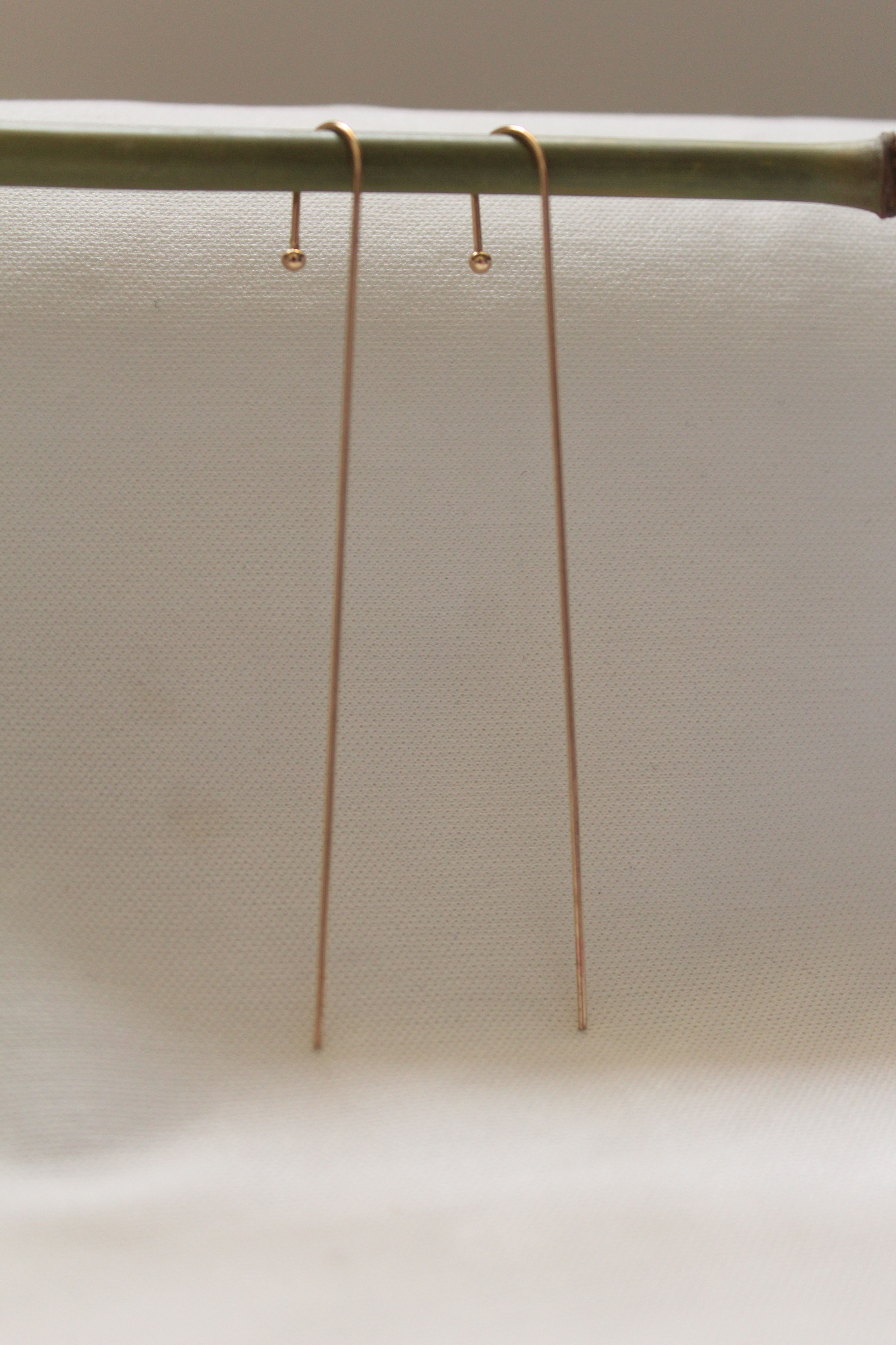 Bare Line Needle Ear Cuff
