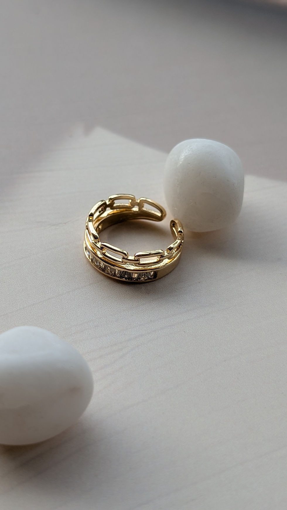 Thumbnail: Dual Band Chain Link Crystal Ring