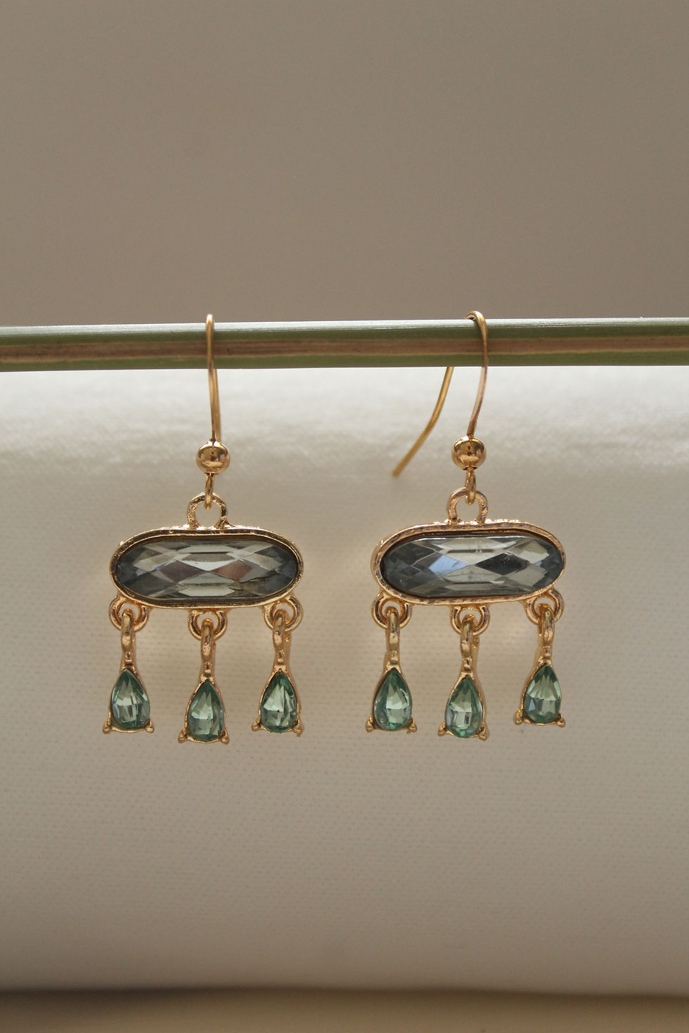 Thumbnail: Emerald Dangle Earrings