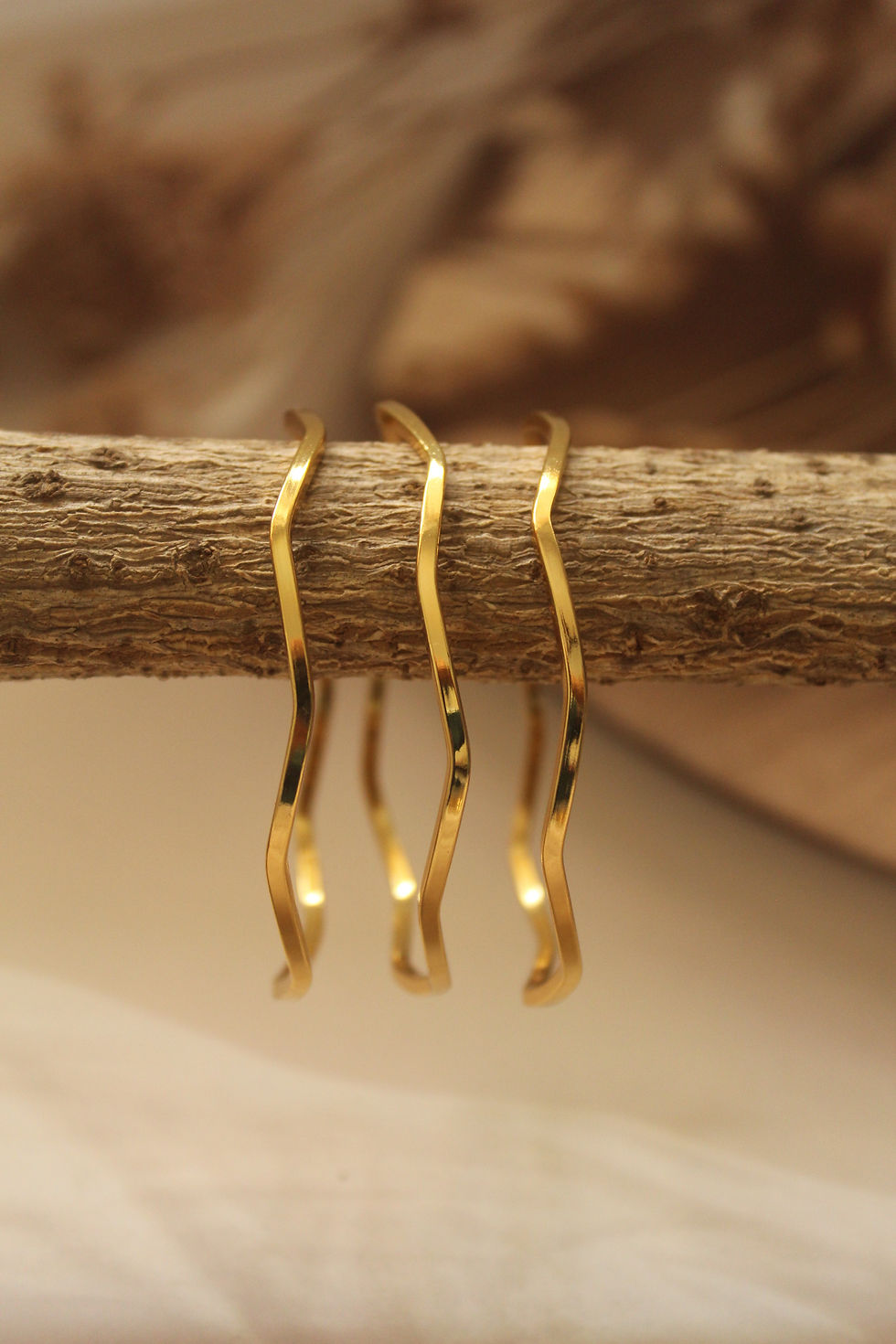 Thumbnail: Illivala Zig Zag Bangles Set of 3 – Size  2.4 / 2.6
