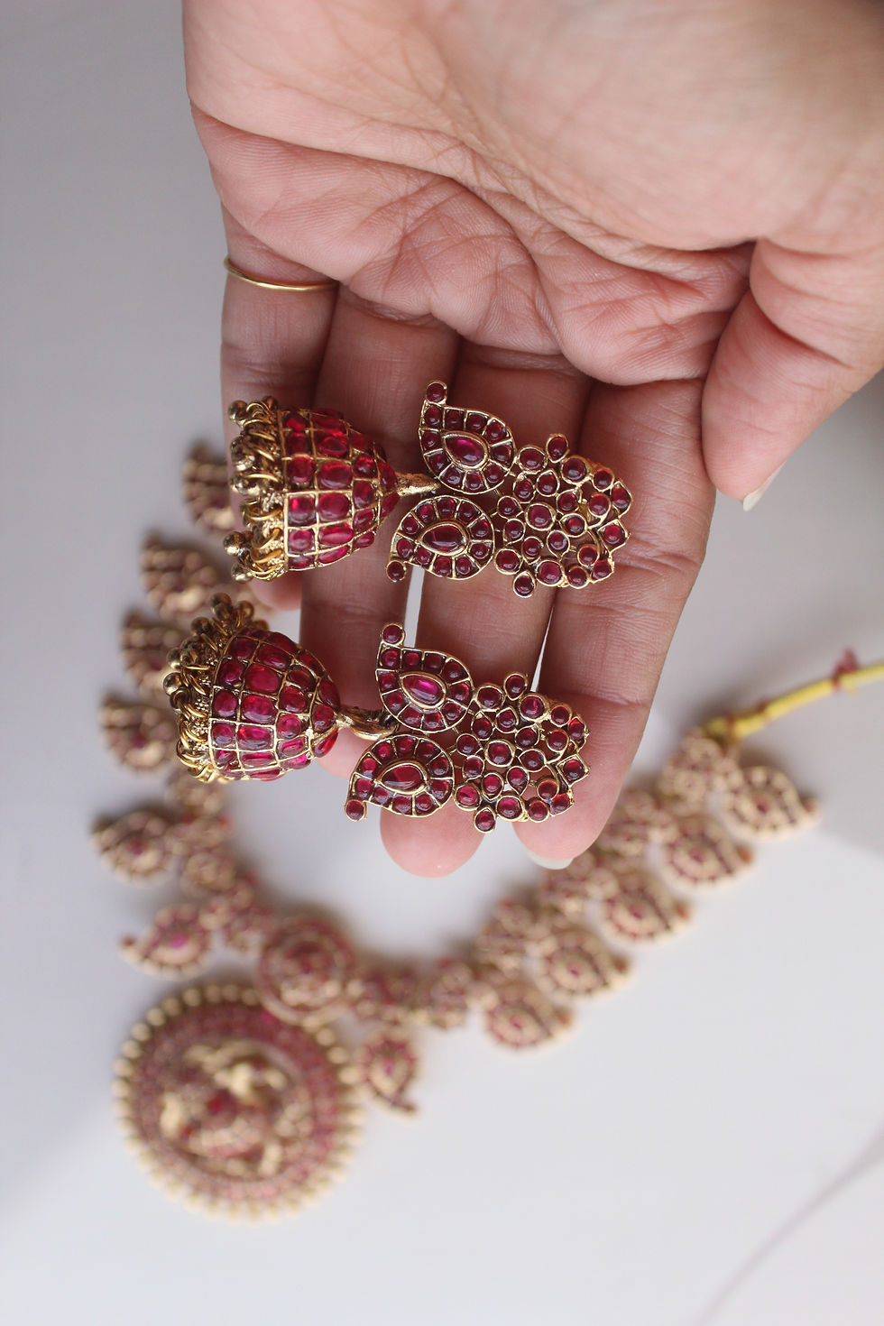 Thumbnail: Traditional Jadau Necklace