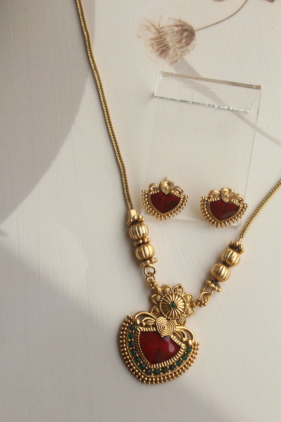 Thumbnail: Antique Palakka Pendant Chain Set