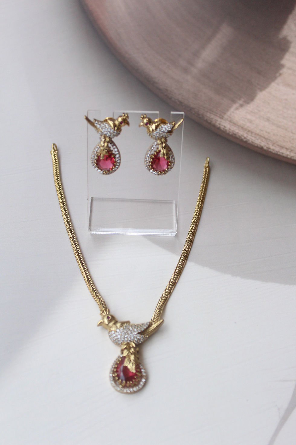Thumbnail: Antique Bird Motif Necklace Set
