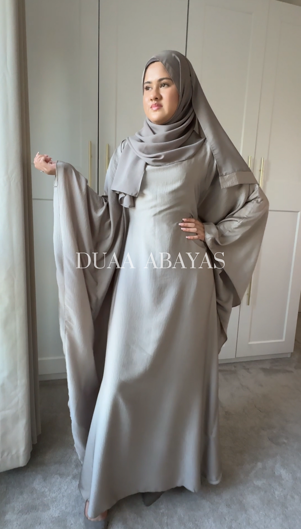 Thumbnail: Luna Abaya in Taupe
