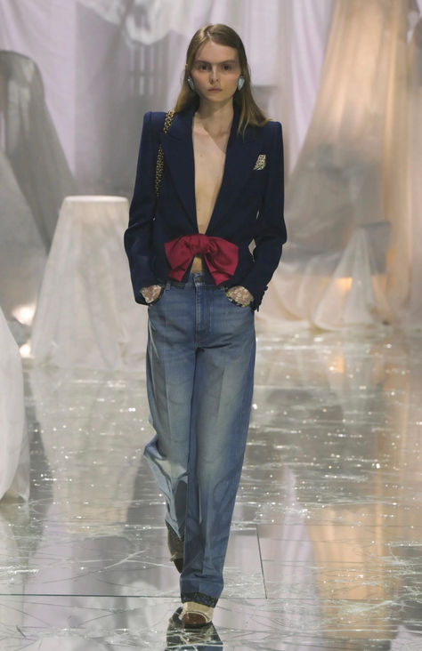 From Baggy to Balanced: Is the Skinny Jean Resurfacing?