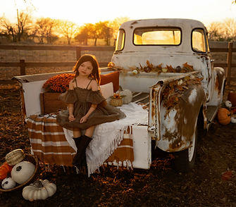 Fall-White-Truck-Precious-Gems-Photography-3_(2).jpg
