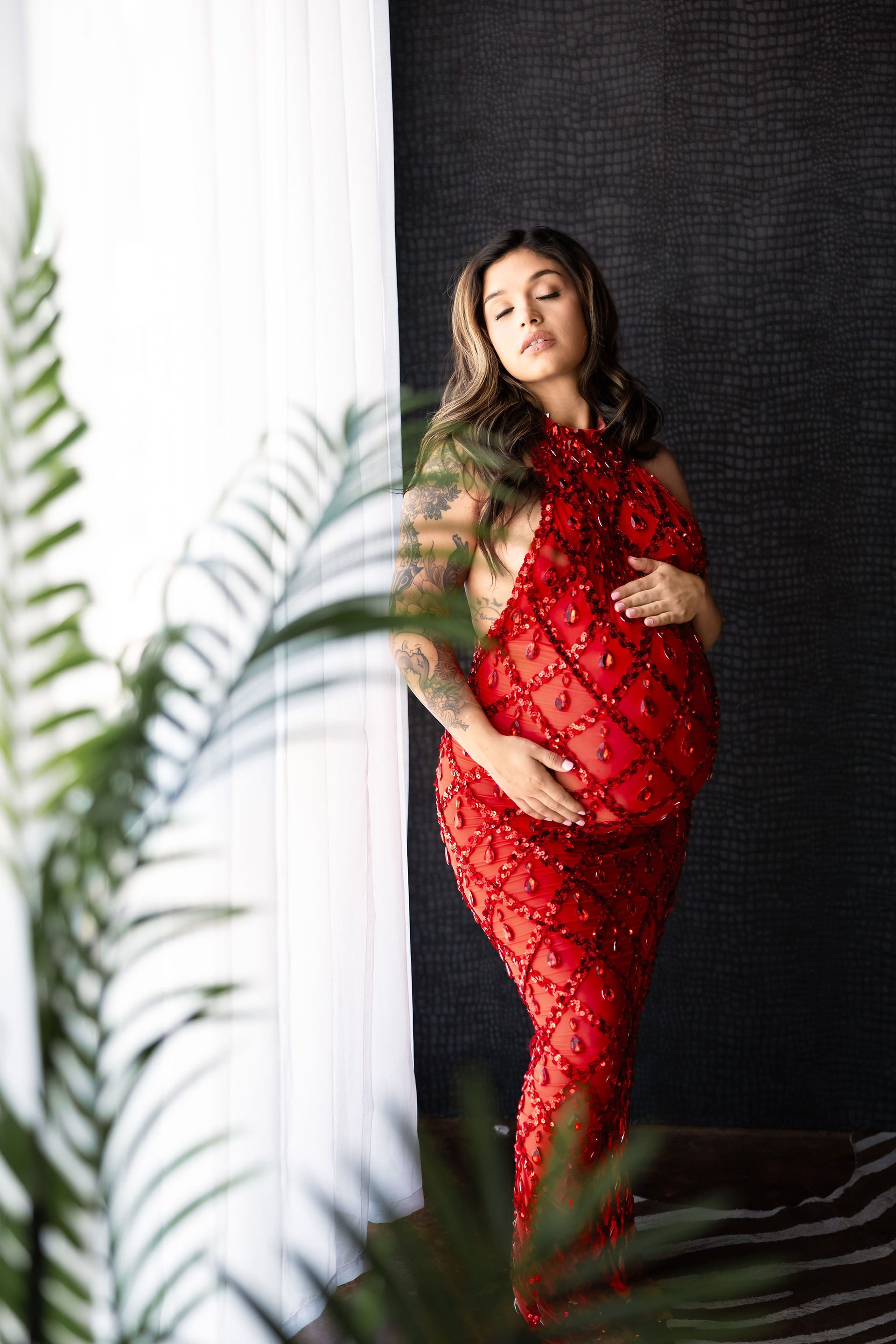 Luxury boudoir mini session in Crowley TX at Dark Luxe Studios, featuring confidence-boosting Fort Worth boudoir photography with two outfits and 10 edited images.