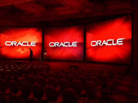 Oracle 11g
Production Design By
Daniel Sieres-Zarabozo