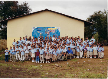 EscuelaRincon2001.jpg