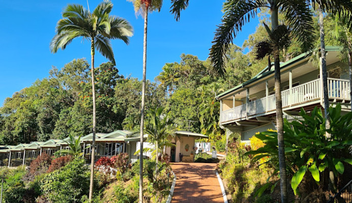 thumbnail_Main_drive___motel_units.jpg_w=700&h=400&fit=fill.jpg