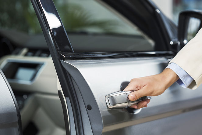 Apertura de la puerta del coche