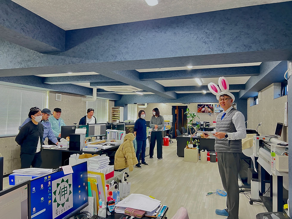 こんにちは、総務部のHです。