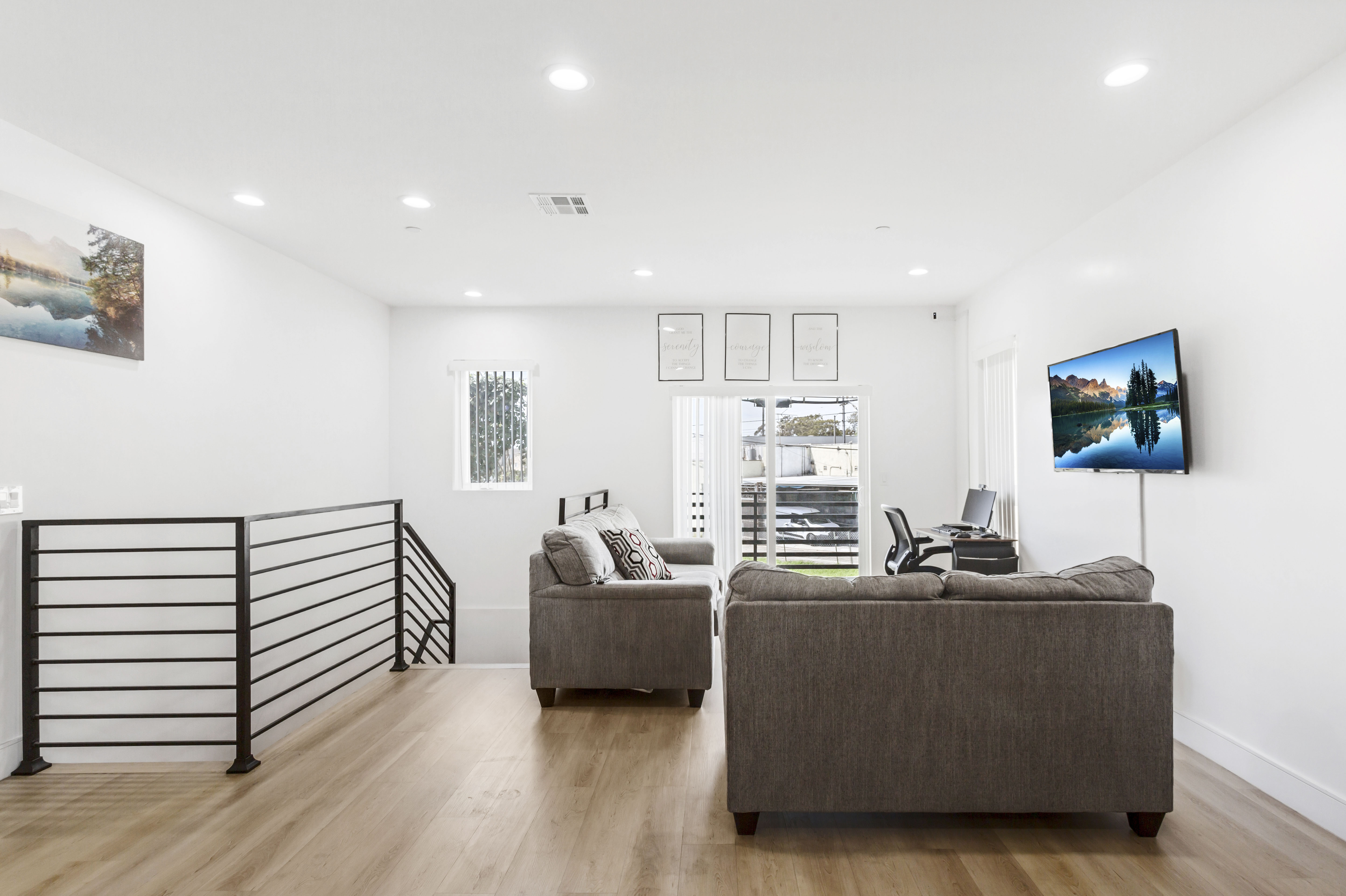 What Does a Typical Day in a Sober Living Home Look Like?
