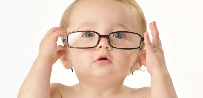 Bebe-com-oculos-680x330.jpg