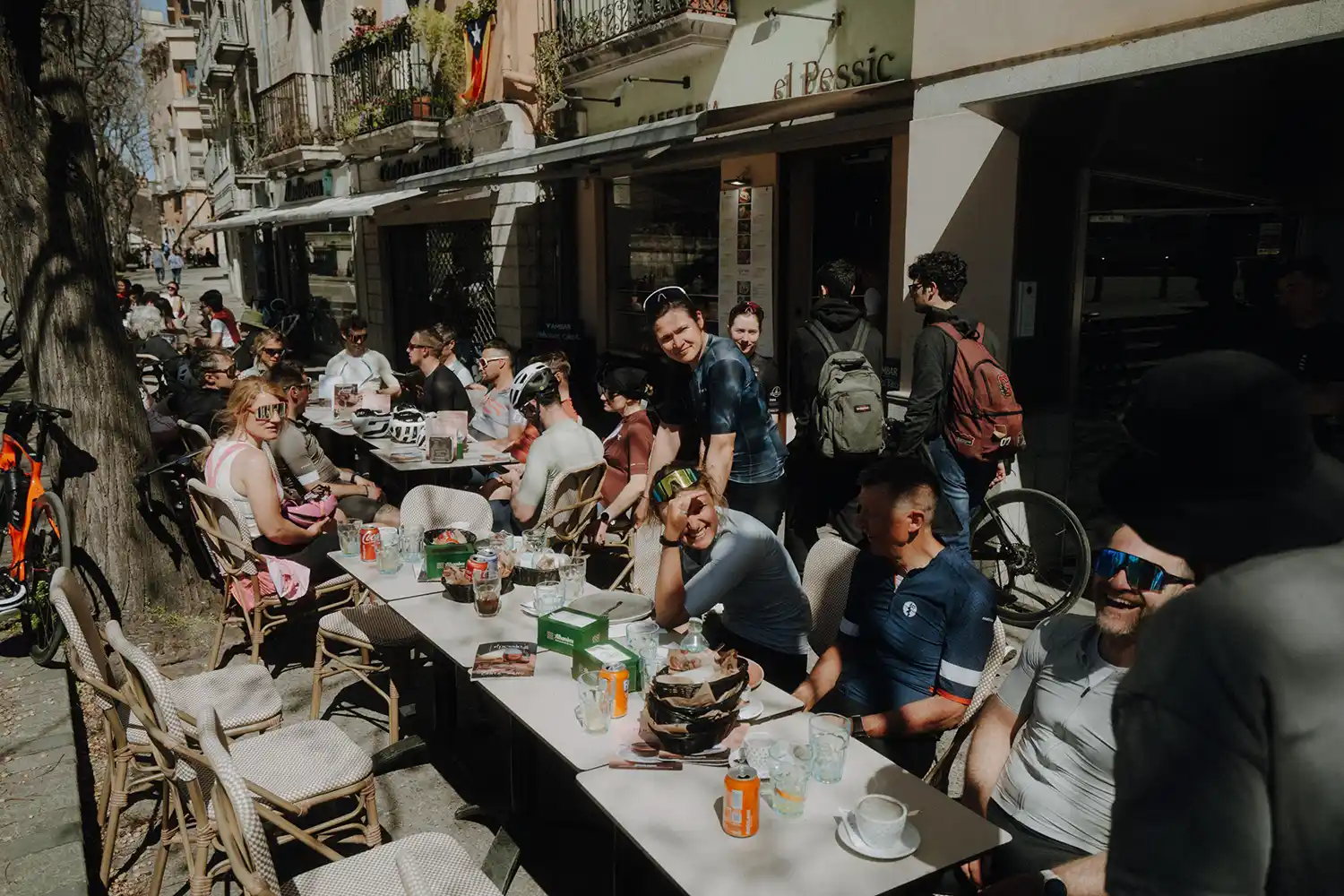 Kaffee Pause im Rennrad Urlaub in Spanien