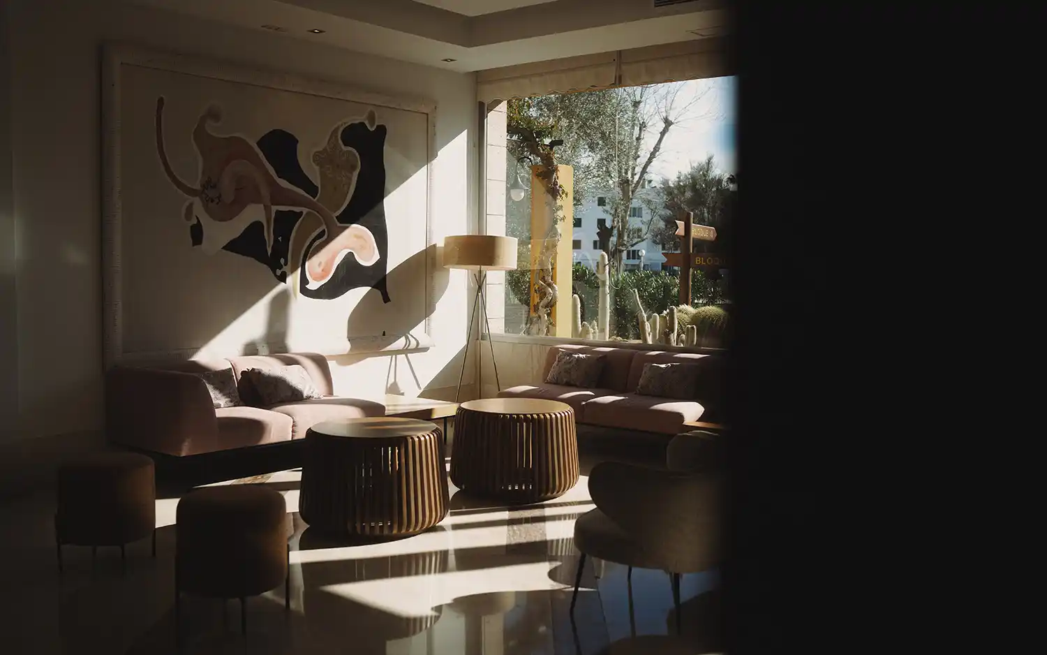 Stimmungsvolles Licht im adults only Hotel Zafiro Alzinar Mar