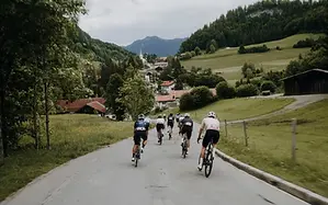 808project-travel-two-twenty-alpenueberquerung-rennrad.webp