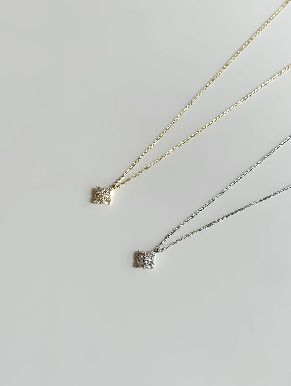 Küçük resim: Kristal Taşlı Kolye