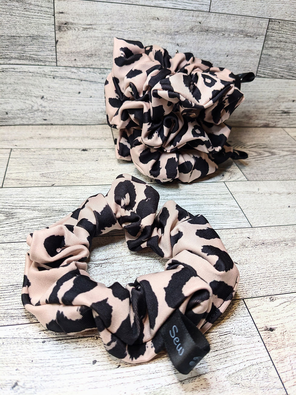 Thumbnail: Swim, water resistant scrunchies