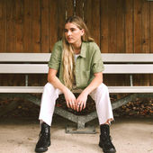 HANNAH MAY dips us in honey and warms our cheeks with "Golden"