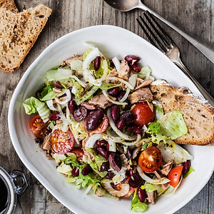 Thonsalat garniert