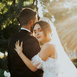 Bold, Beautiful, Unforgettable: Wedding Looks That Make a Statement