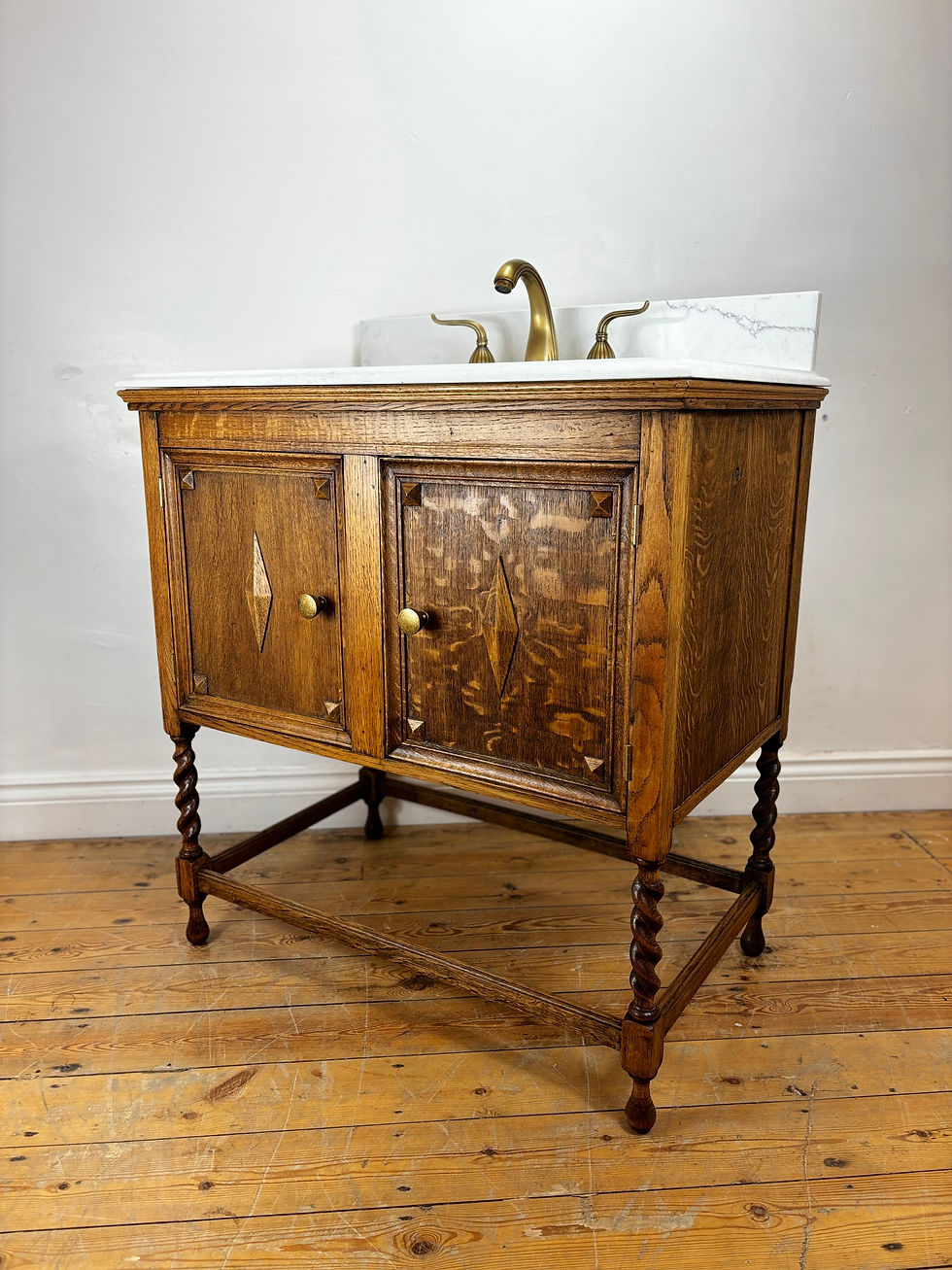 Thumbnail: Traditional Bathroom Vanity Unit