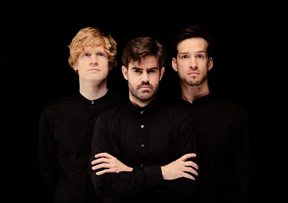 Portraitfotografie Oper Konzert Portrait Trio Adorno Opernsänger:innen Konzertsänger:innen Bühne Bühnenfotografie Videografie  Lukas Anton Chopin Festival Hamburg Wiesbaden